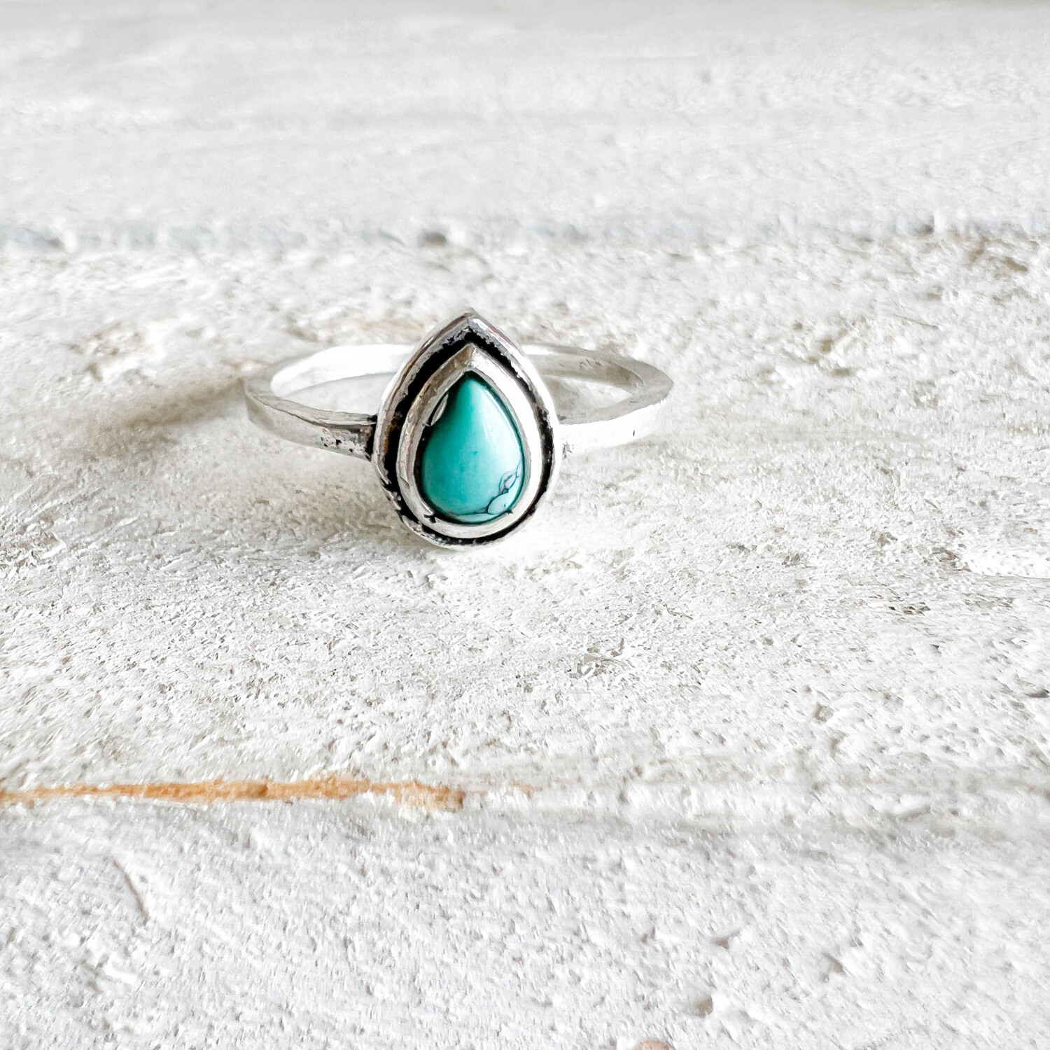 Anillo latón plateado gota turquesa