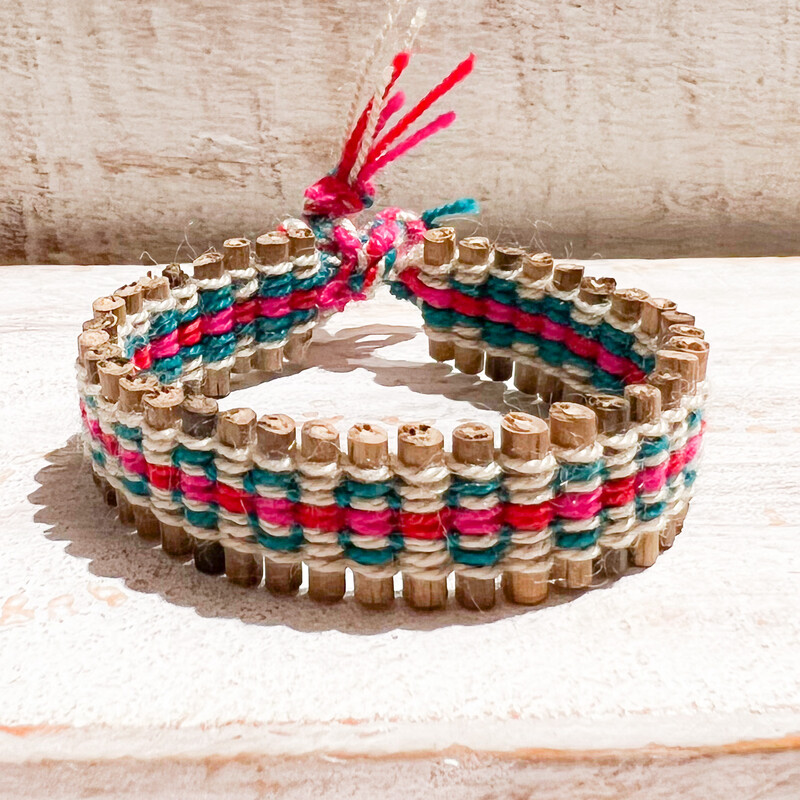 Pulsera madera hilos 12