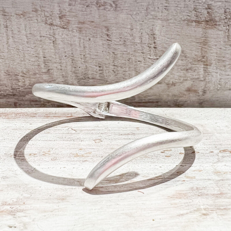 Brazalete abierto metal plateado