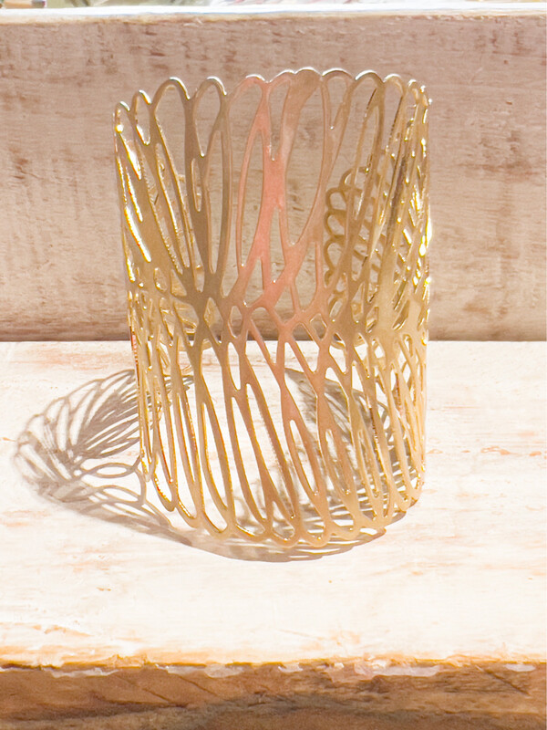 Brazalete calado metal dorado