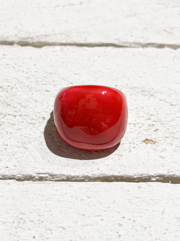 Anillo elástico dorado plano esmalte rojo metal