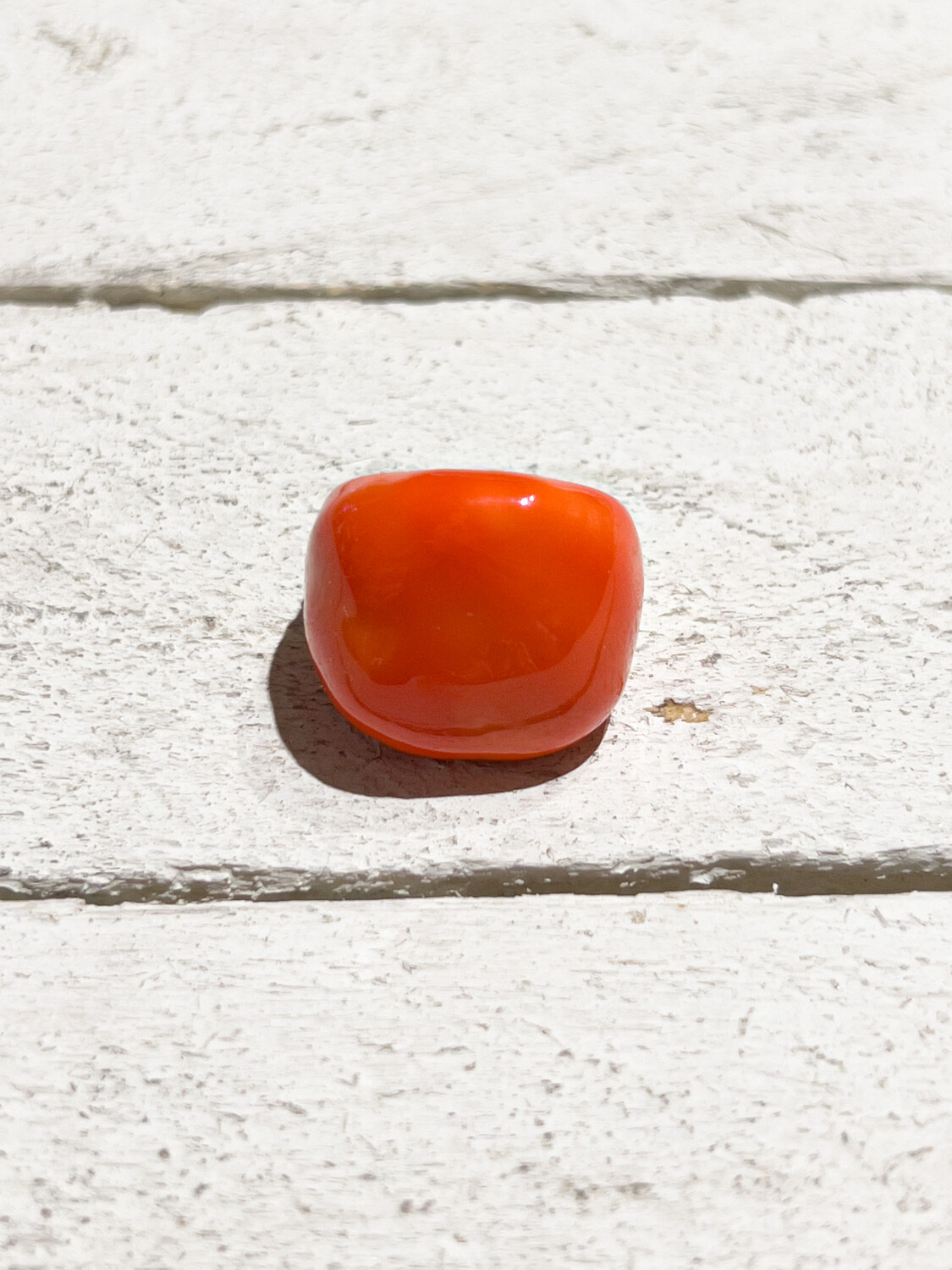 Anillo elástico plano esmalte coral metal