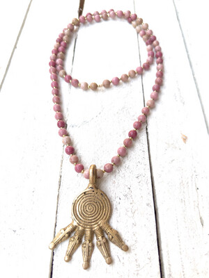 Collar tribal rosa pieza bronce