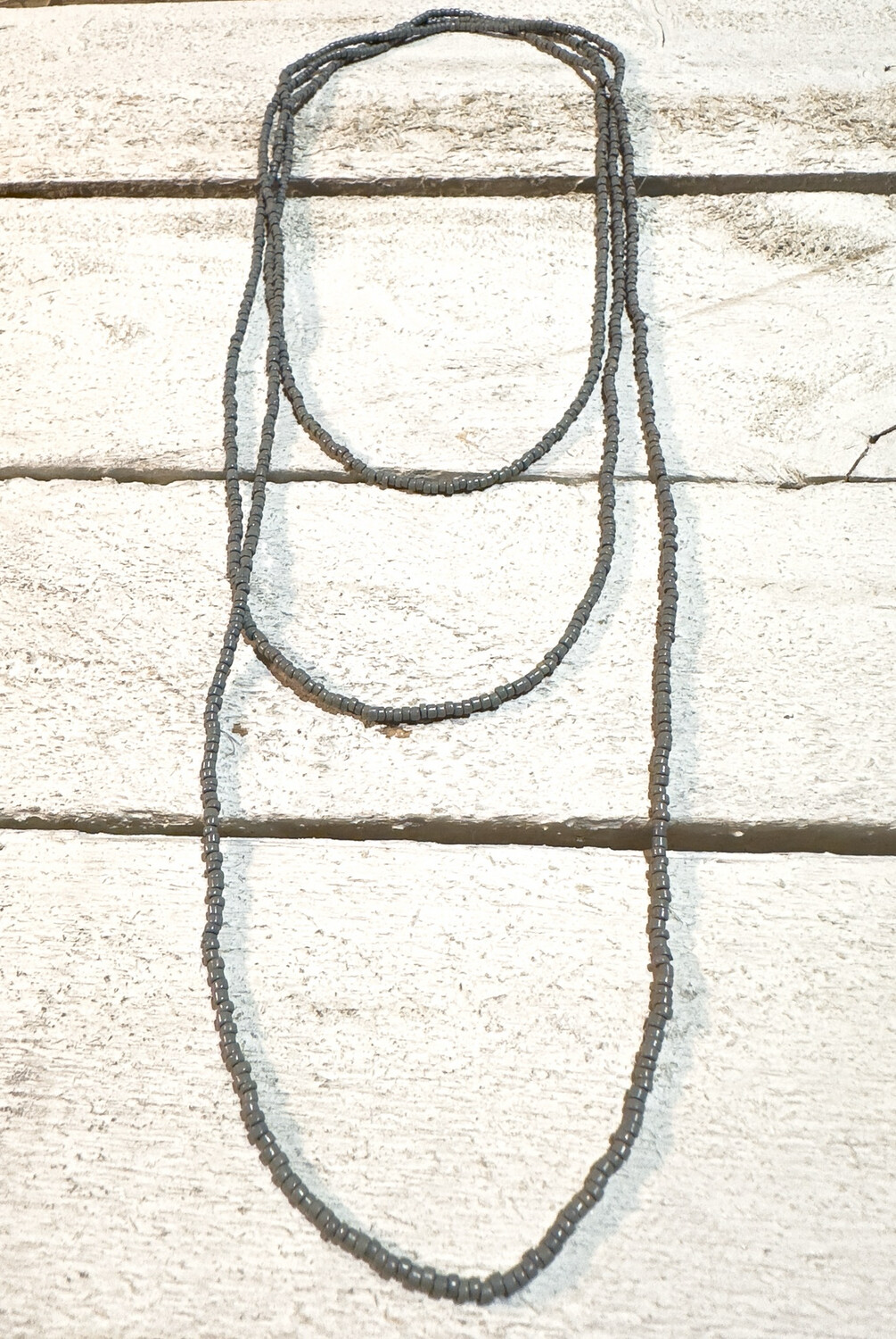 Collar miyuki mini extra largo gris