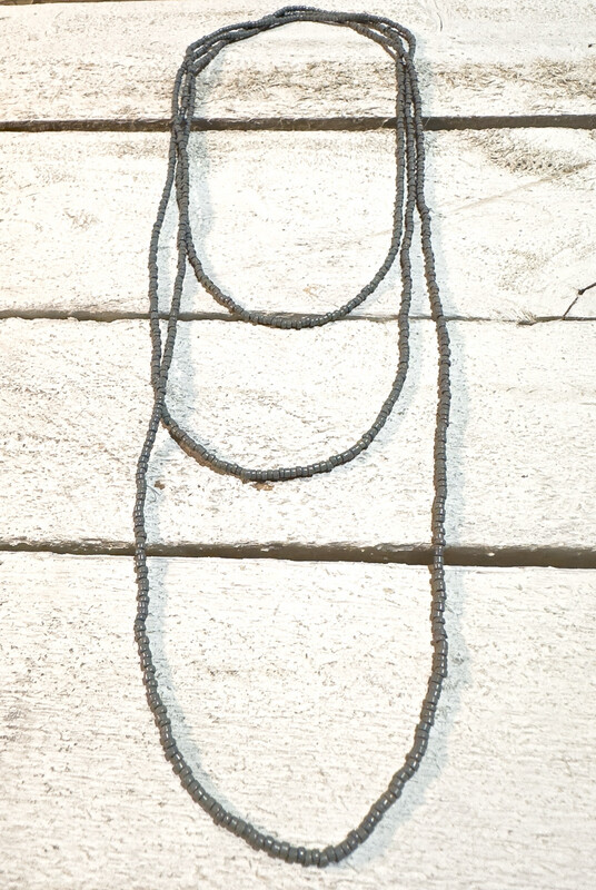 Collar miyuki mini extra largo gris
