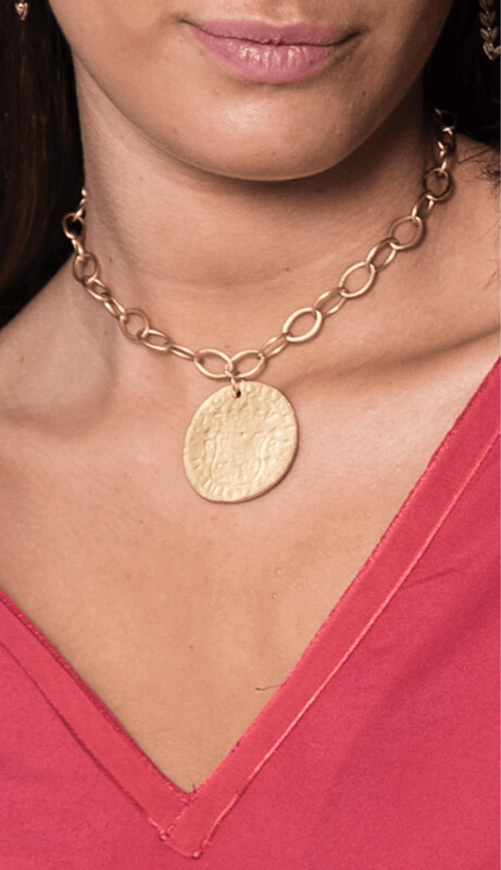 Gargantilla moneda dorada