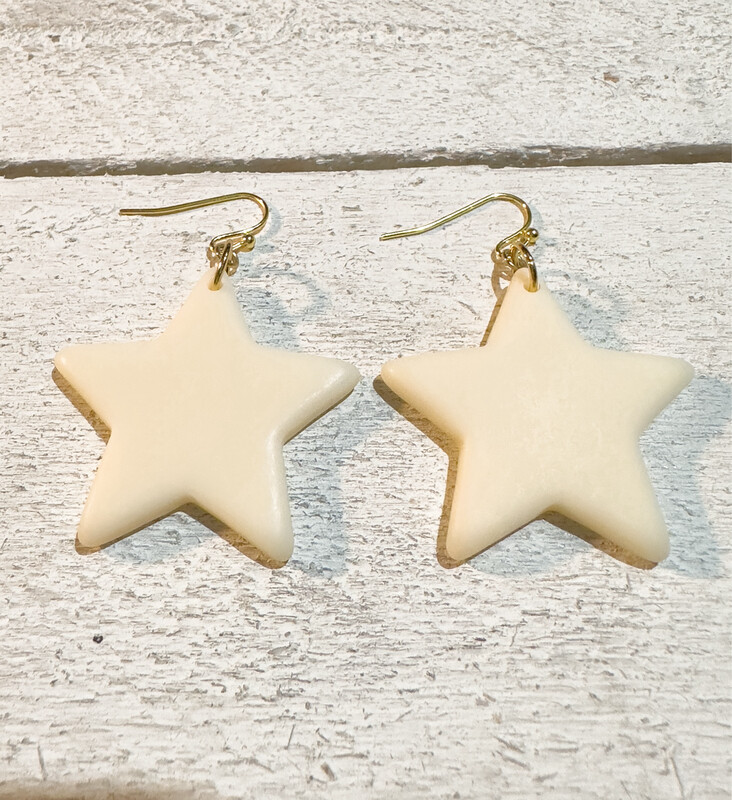 Pendientes estrella resina natural
