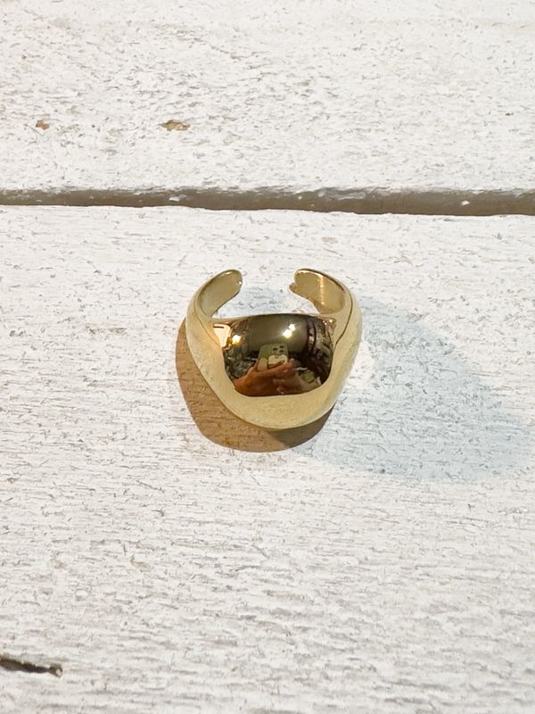 Anillo acero dorado bola