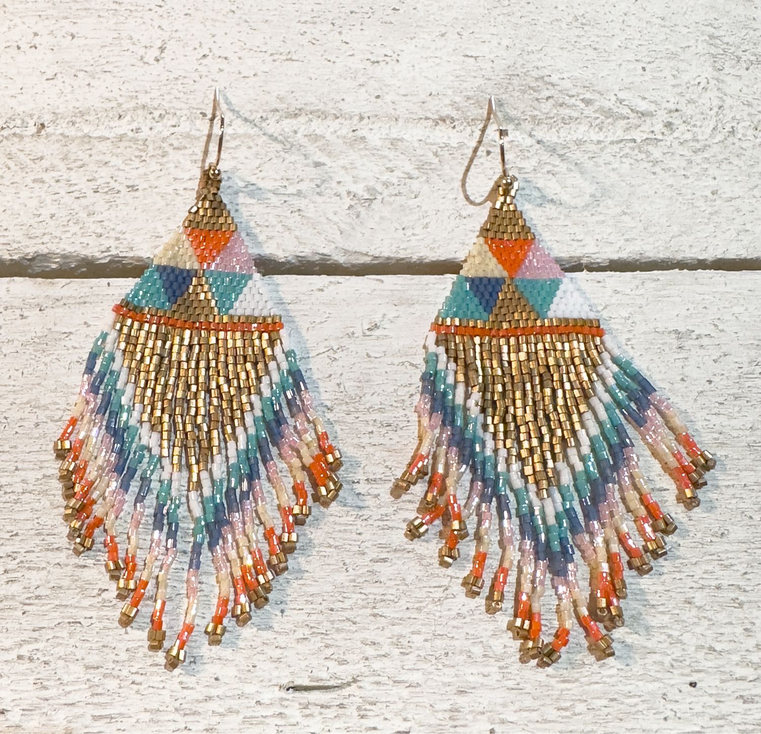Pendientes miyuki triángulos dorado