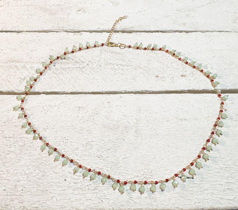Cadena hippie colores agua y granate
