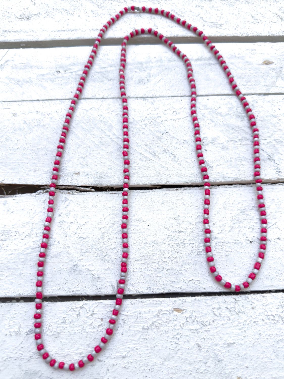 Collar extra largo bicolor gris/rojo