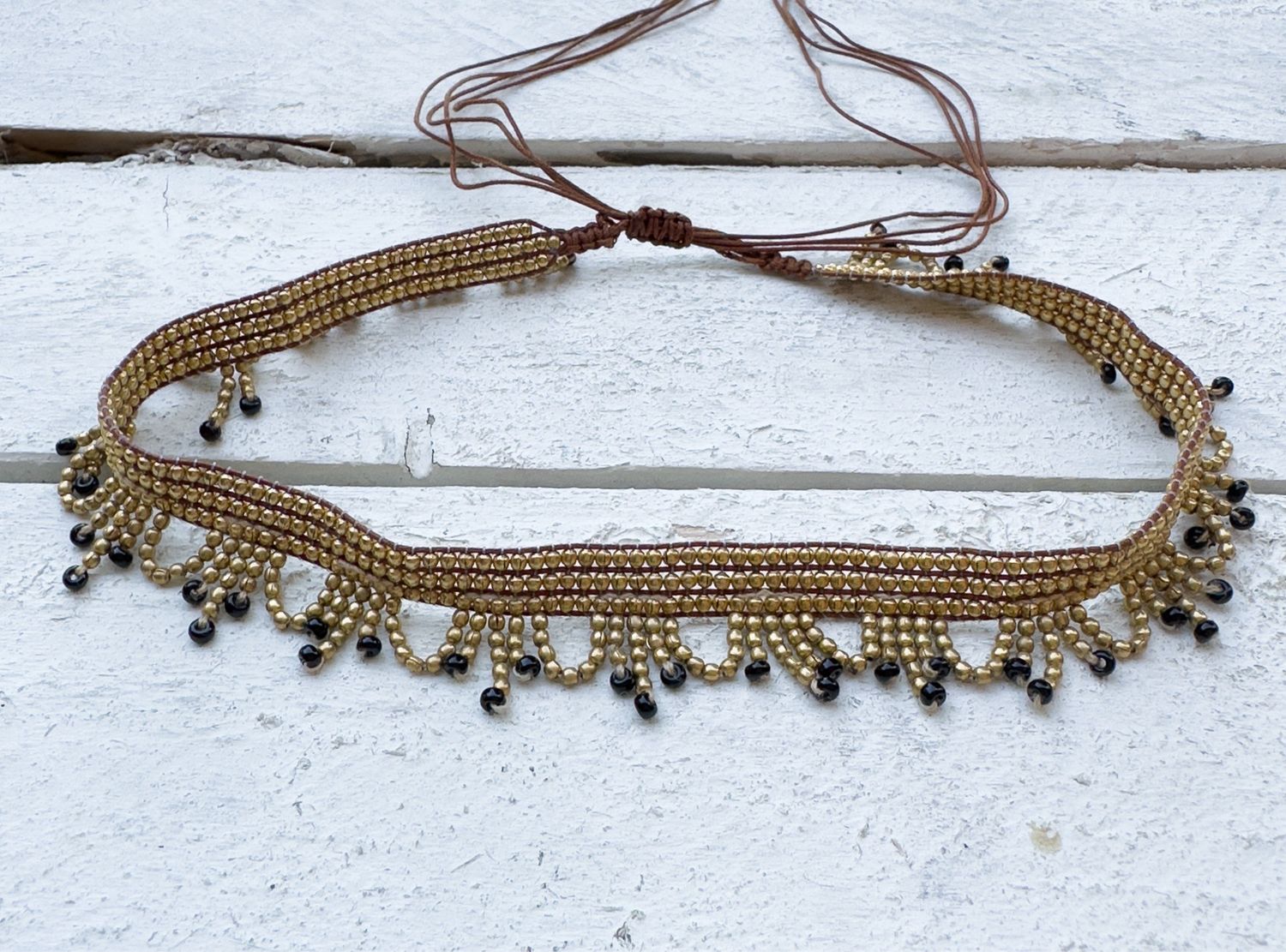 Gargantilla choker imperial dorado y negro