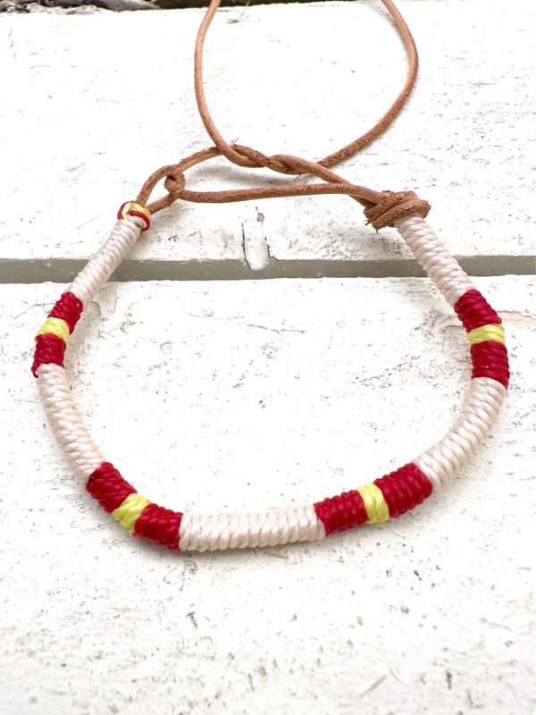 Pulsera cuero bandera