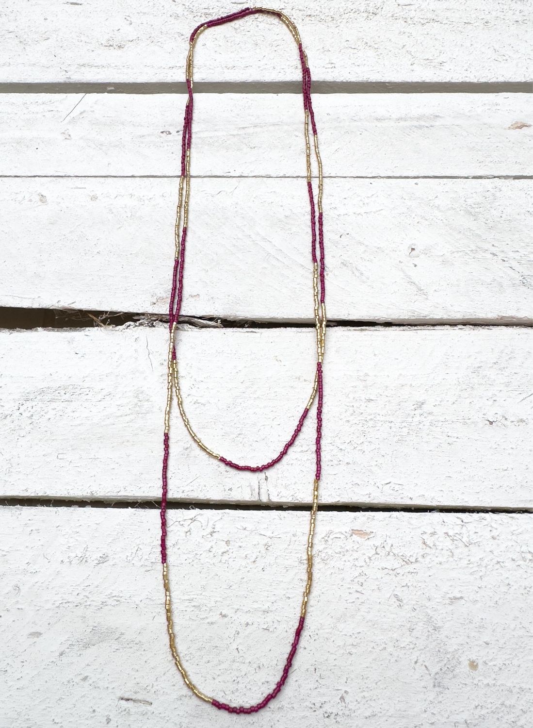 Collar miyuki mini franjas extra largo vino