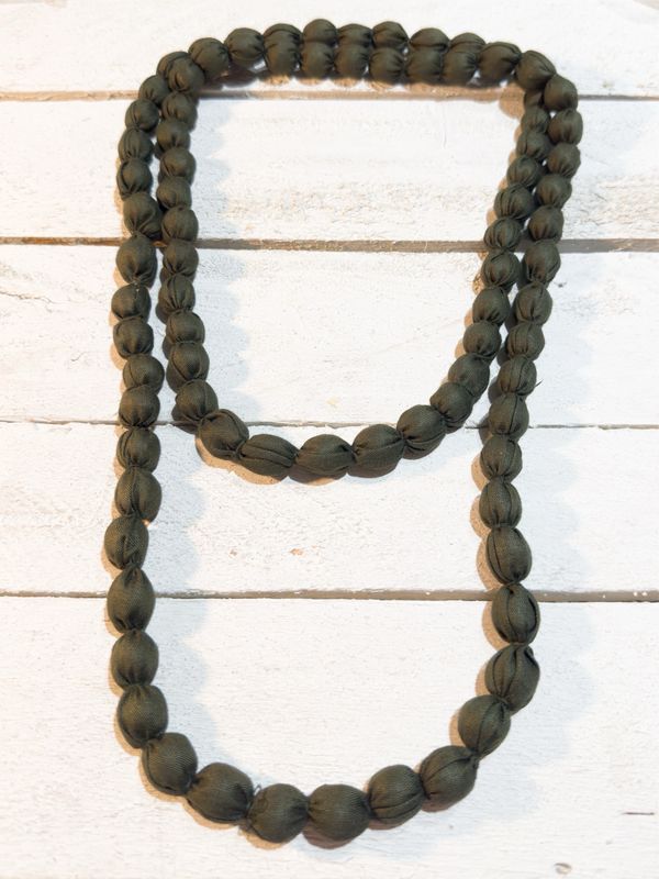 Collar tela verde kaki