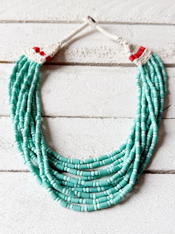 Gargantilla vueltas agua