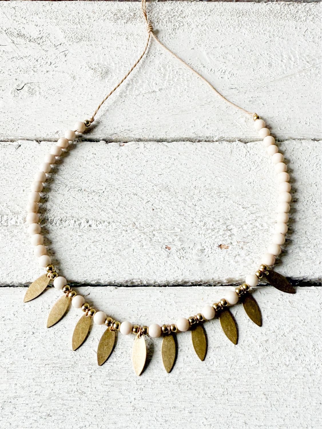 Gargantilla diez gotas natural