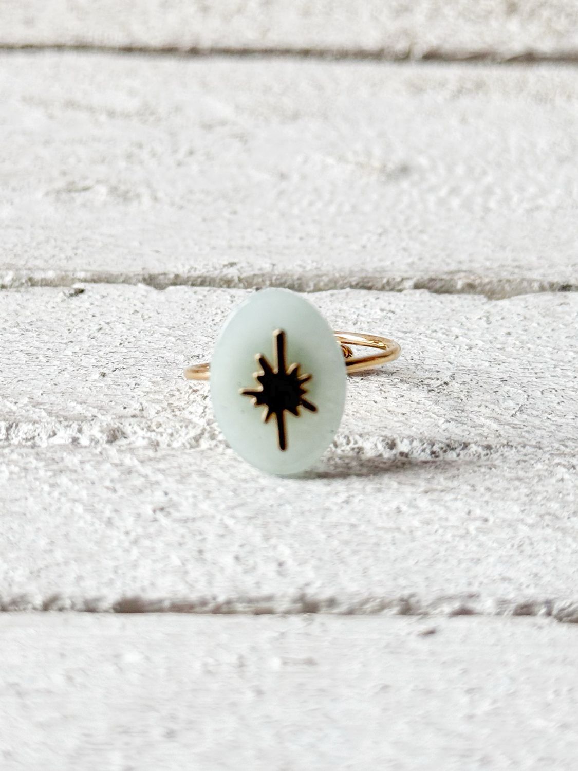 Anillo estrella agua oval