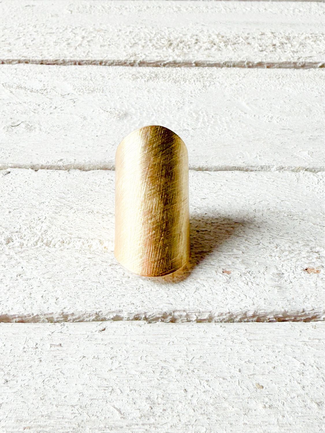 Anillo ancho mate dorado