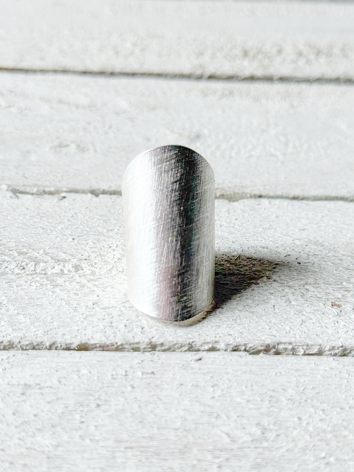 Anillo ancho mate plateado