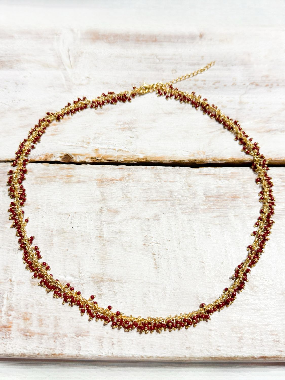 Cadena cordón bolitas rojas