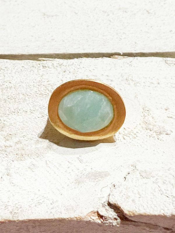 Anillo oval agua