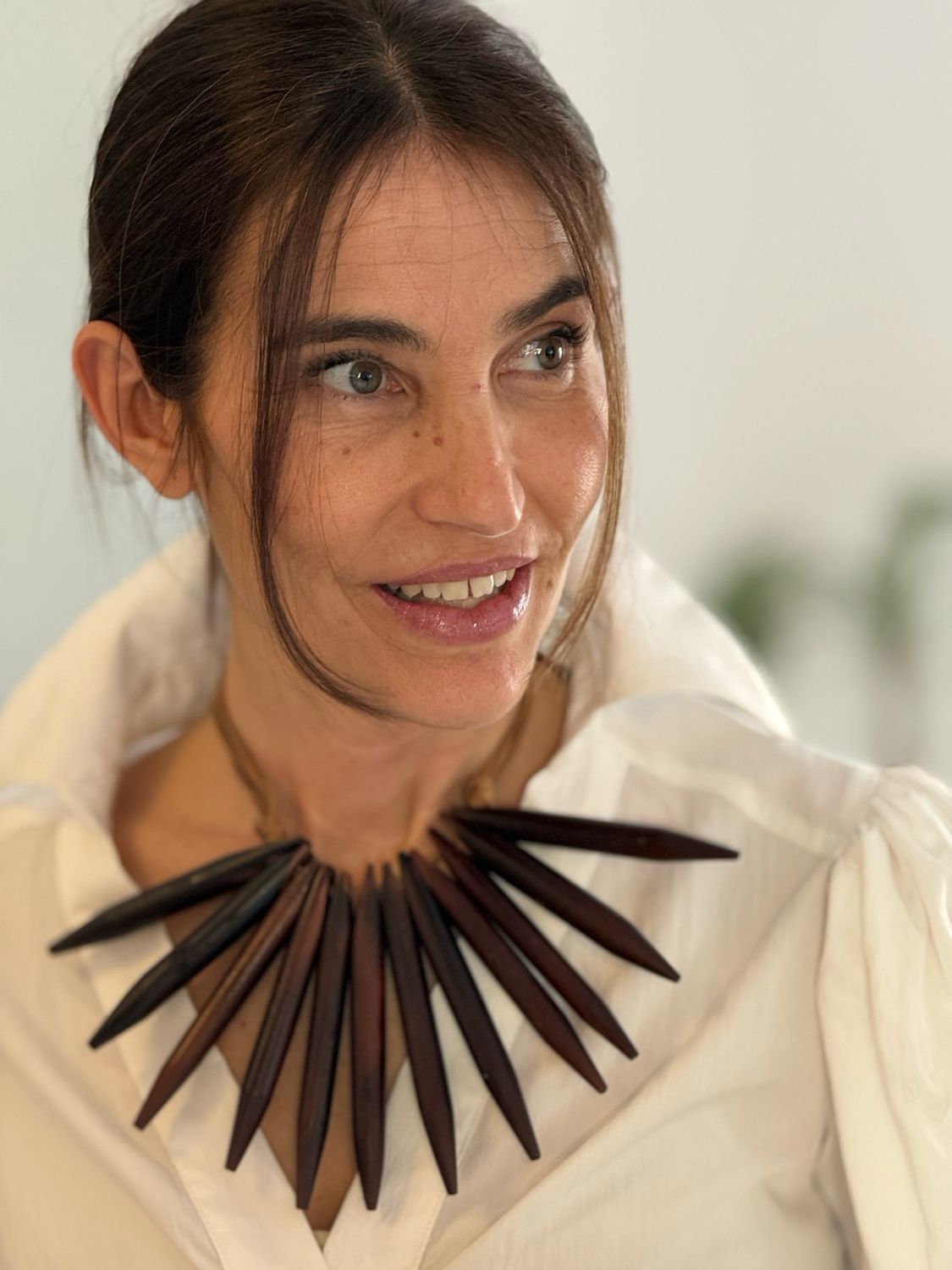 Gargantilla tribal madera