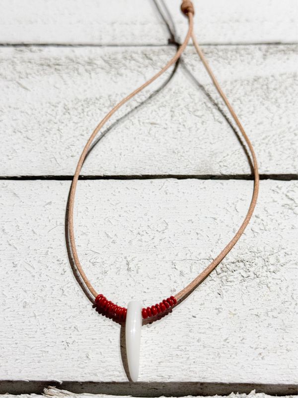 Gargantilla cuero colmillo teja