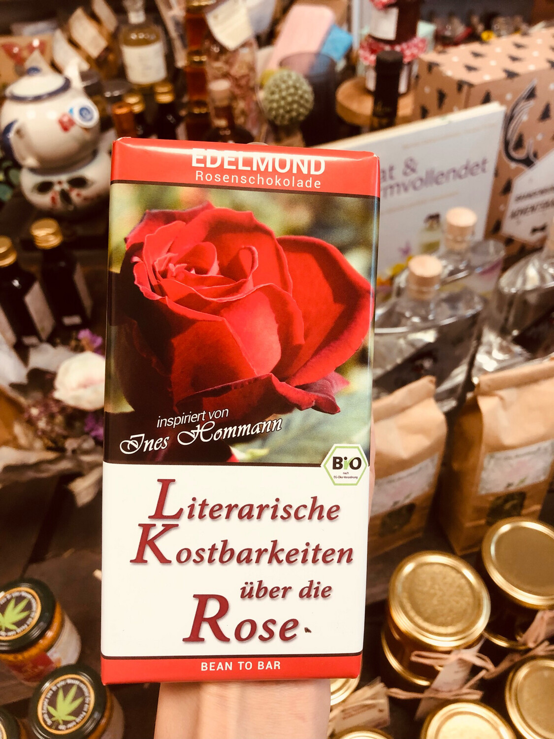 Bean2bar "Literarische Kostbarkeit über die Rose" I 58 % Kakao I 75 g I Bio I Vegan I Edelmond