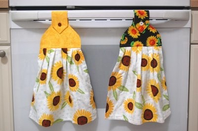 2 beautiful *Sunflower in autumn* tie kitchen towel