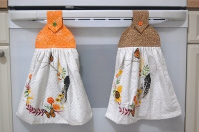 2 beautiful *feather* tie kitchen towel