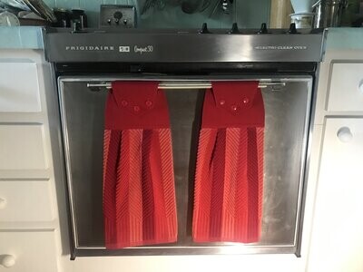 2 beautiful *3 RED* tie kitchen towel