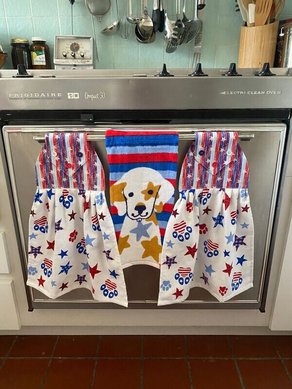 2 x 4th of JULY (a) tie kitchen towel and one hand kitchen towel