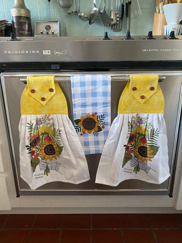 2 beautiful *Sunflower* tie kitchen towels and one Sunflower hand kitchen towel