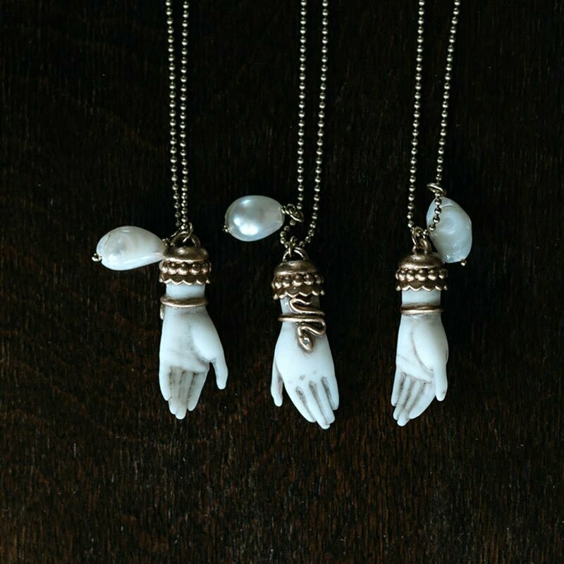 Collana con Manina e Serpente