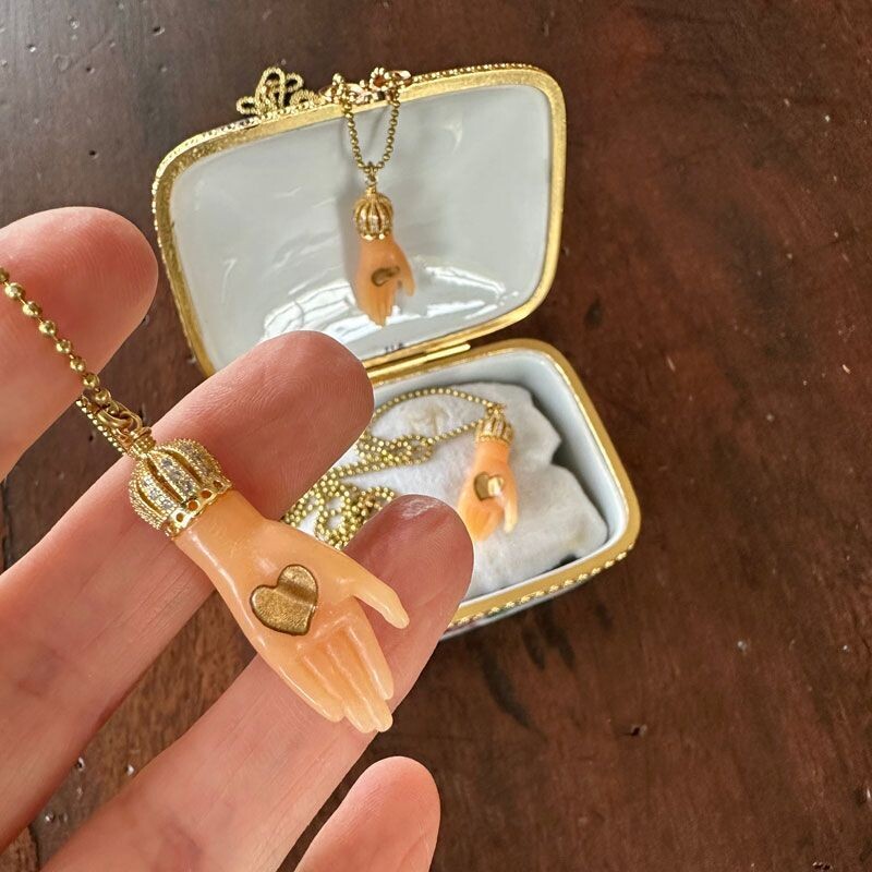 Manina con Cuore oro e corona in ottone