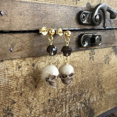 Orecchini con Teschietto pendente e quarzo fumè Orecchini con Teschietto pendente e quarzo fumè