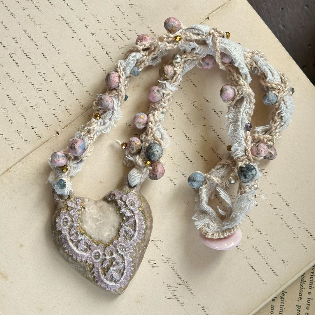 Cuore con pizzo Avorio