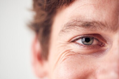 SERUMS ET CONTOUR DES YEUX
