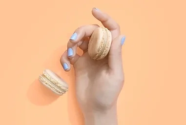 Carte cadeau pour un soin Jolies Mains avec Pose Vernis semi-permanent Manucurist- 1H15