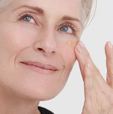 SOINS CONTOUR DES YEUX