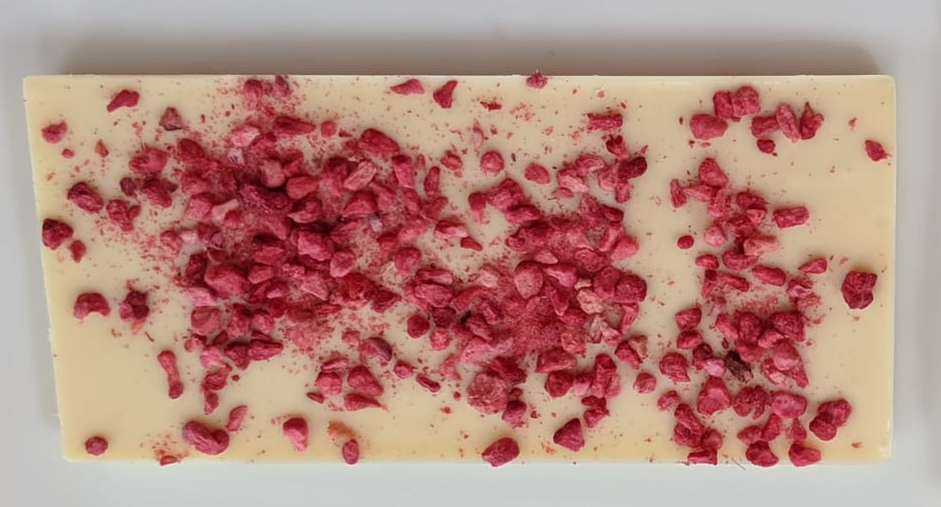 White Chocolate Bar with Freeze Dried Raspberry Crumble (large)