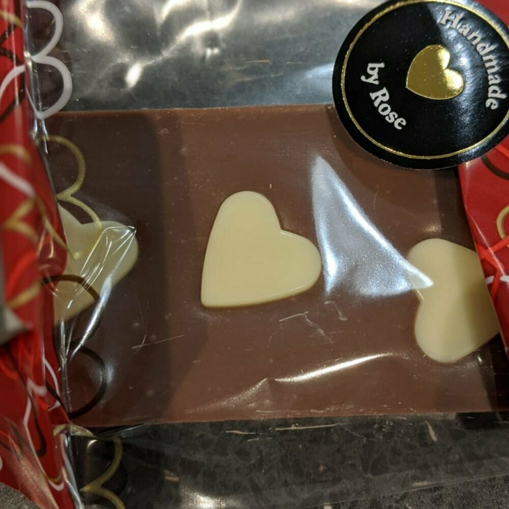Milk Chocolate Bar with White Chocolate Hearts (small)