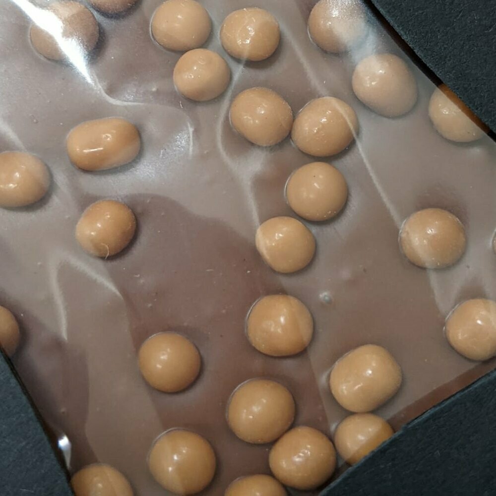 Milk Chocolate Slab with Gold  Salted Caramel Crispearls