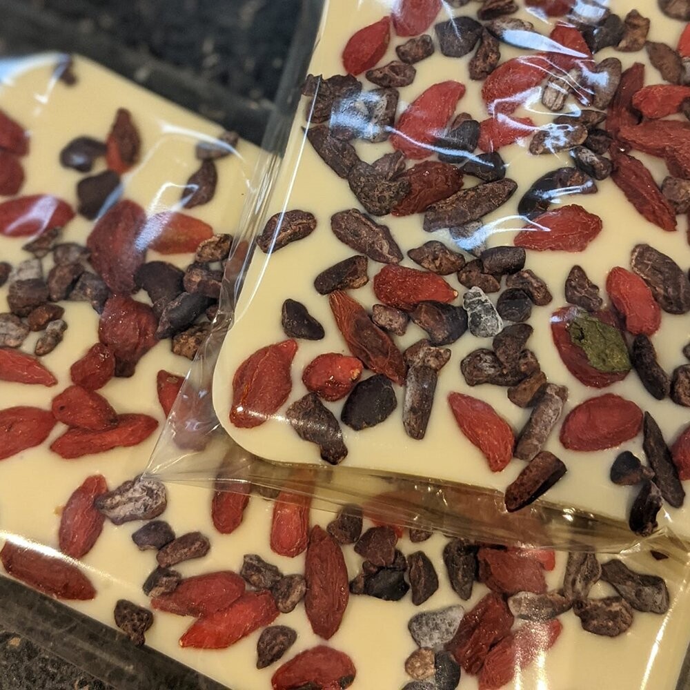 White Chocolate Slab with Cacao Nibs and Goji Berries