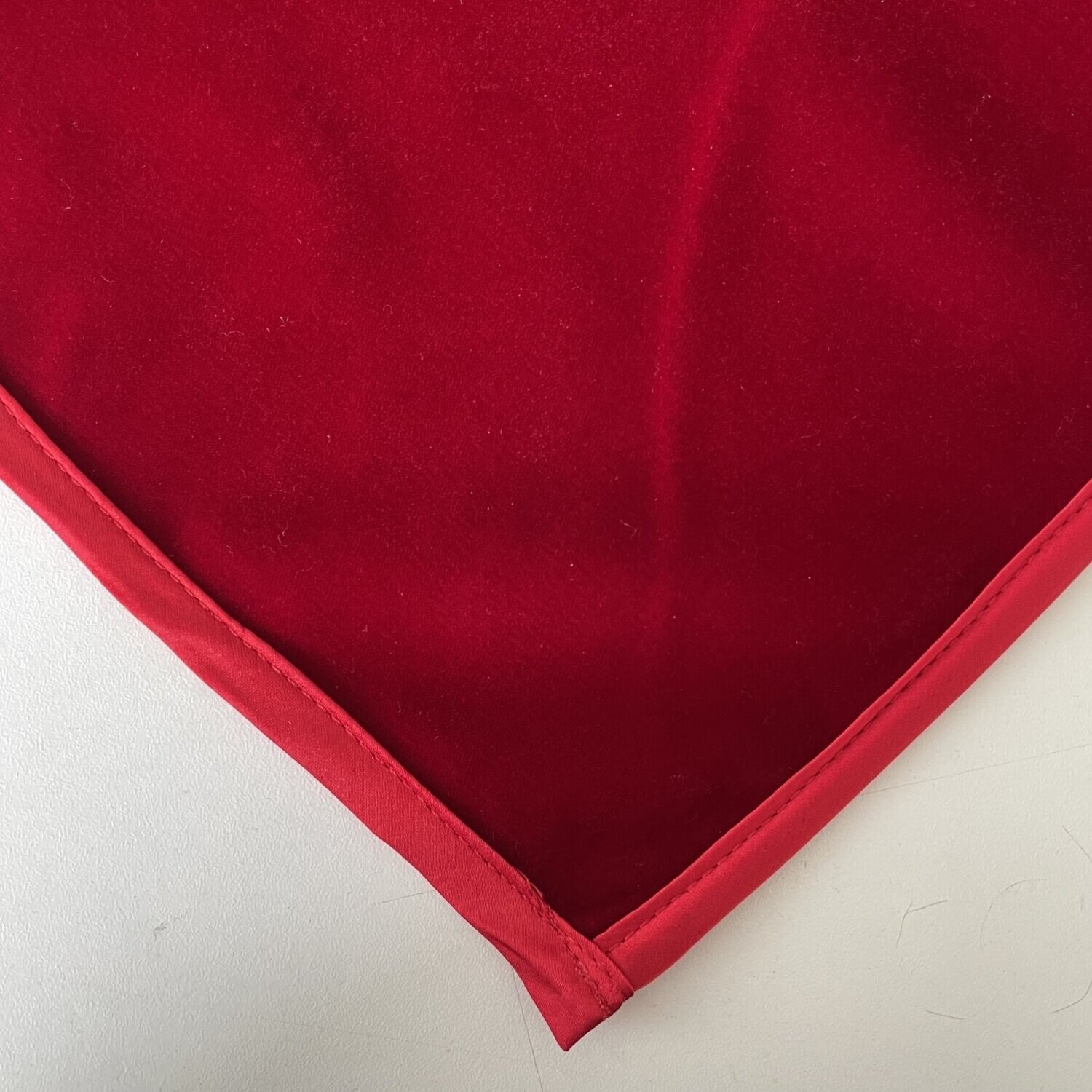 PlayBridge Velour Table Cloth Red