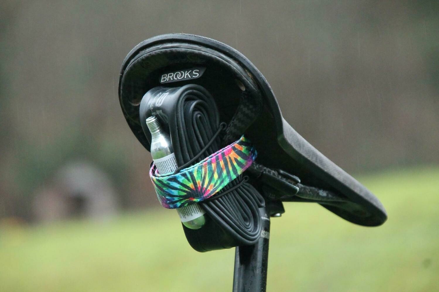 Louri/Huck  Sadelstrop Tie Dye