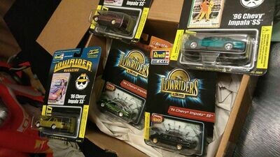 Revell Lowrider Pack (5 cars aNd Extras)