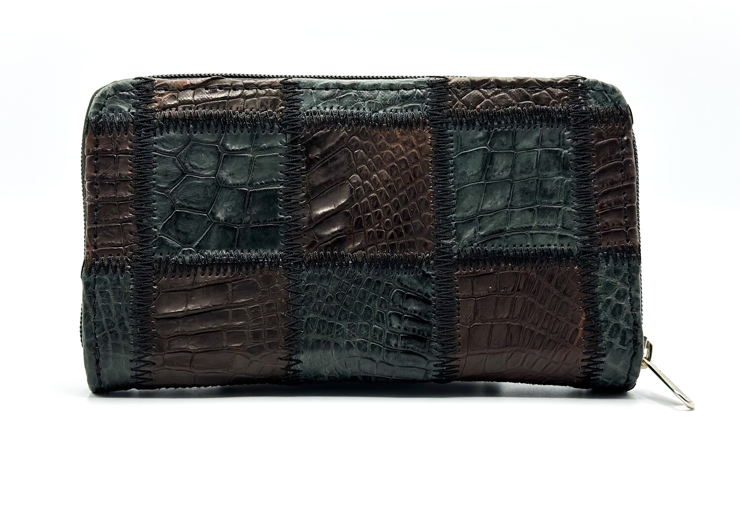 LADIES PATCHED ZIP WALLET