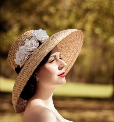 A New Look Wide Brim Audrey Hepburn 100% Natural Finest Straw Hat